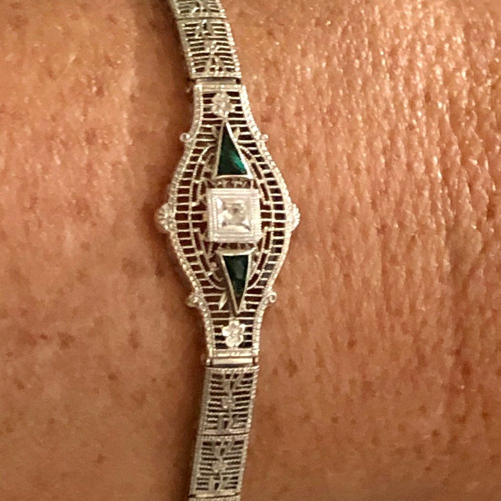 14K White Gold Floral Emerald Diamond Bracelet